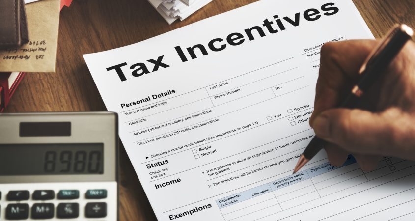 Side Hustle, Freelancers & Contractors? Here’s What You Owe in Taxes — and What You Must Know About Quarterly Estimated Taxes